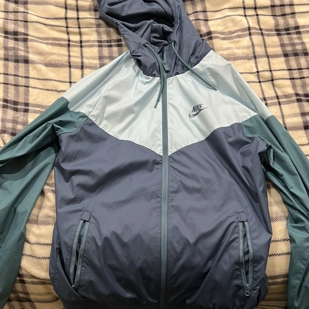 Nike Men’s Sport Windbreaker Jacket - Picture 5 of 5